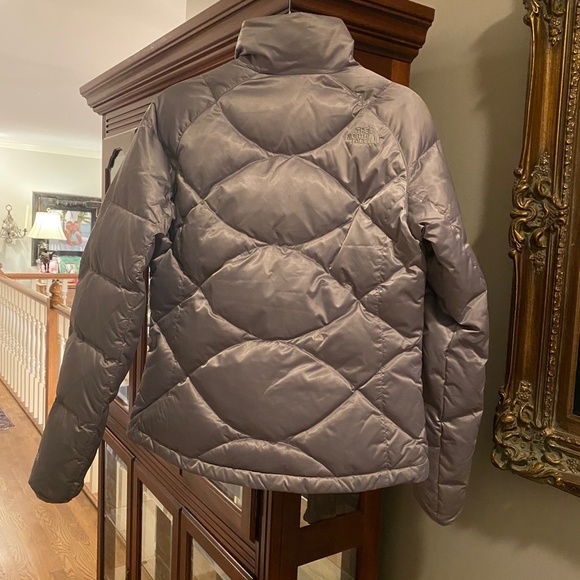 North Face women's silver puffer jacket sz small - Picture 4 of 9